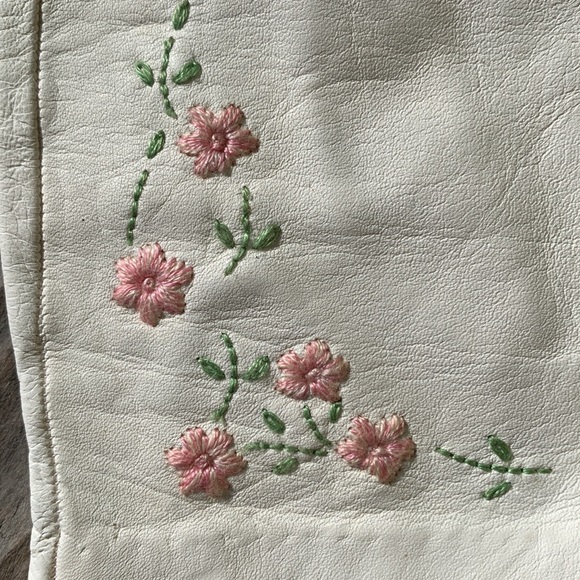 Antique leather gloves, girls’ size M/L or adult XXS - Picture 3 of 3